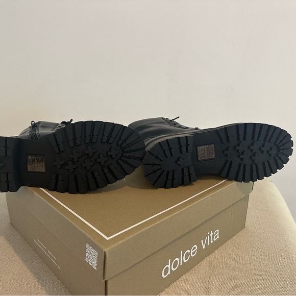 Dolce Vita MIDNIGHT CRINKLE PATENT combat boot - Size 7 - New in Box! - Picture 5 of 6